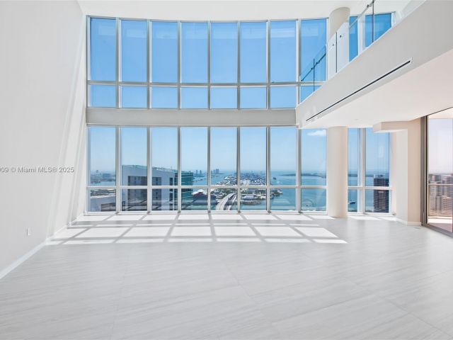 Apartment for sale  Unit #PH 5411 - photo 5640616