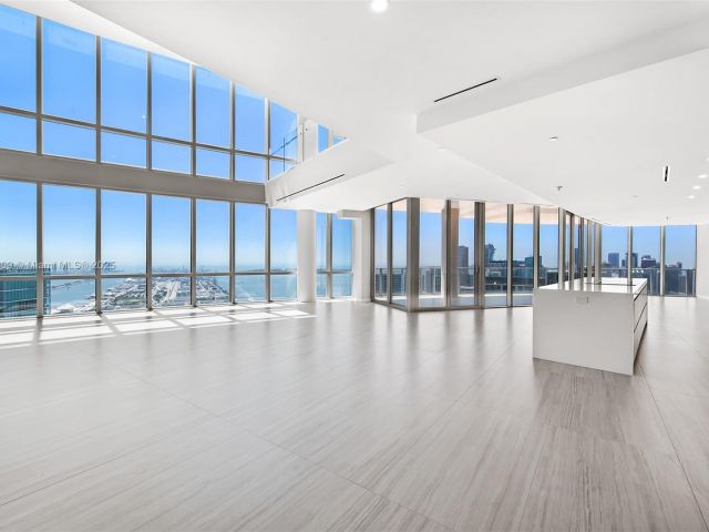 Apartment for sale  Unit #PH 5411 - photo 5640617