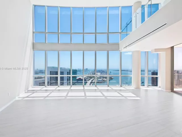 5-bedroom condo for sale in Miami - 851 NE 1st Ave PH 5411 - MondialRealty