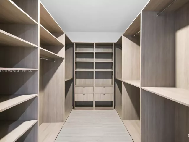 5-bedroom condo for sale in Miami - 851 NE 1st Ave PH 5411 - MondialRealty