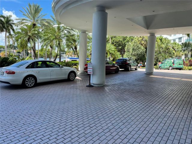 Apartment for rent  Unit #1722 - photo 5692520