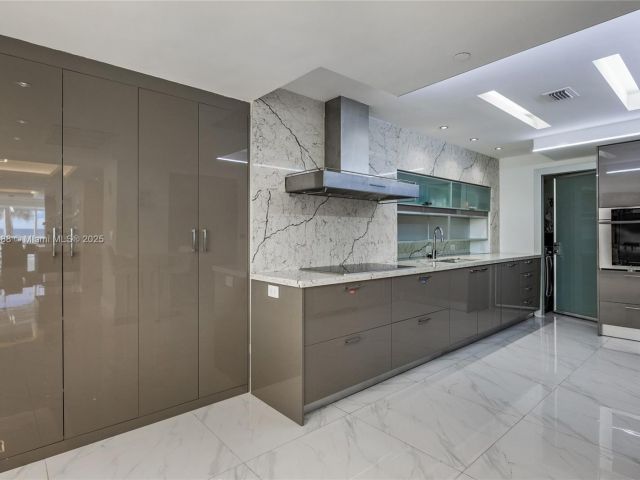 Apartment for rent  Unit #201 - photo 5664691