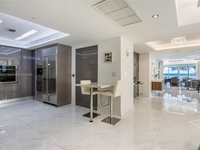 Apartment for rent  Unit #201 - photo 5664692