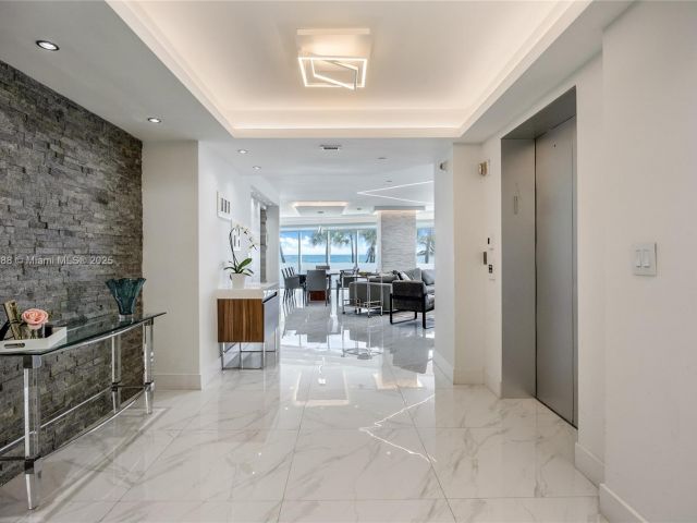 Apartment for rent  Unit #201 - photo 5664694