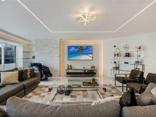 Apartment for rent  Unit #201 - photo 5664697