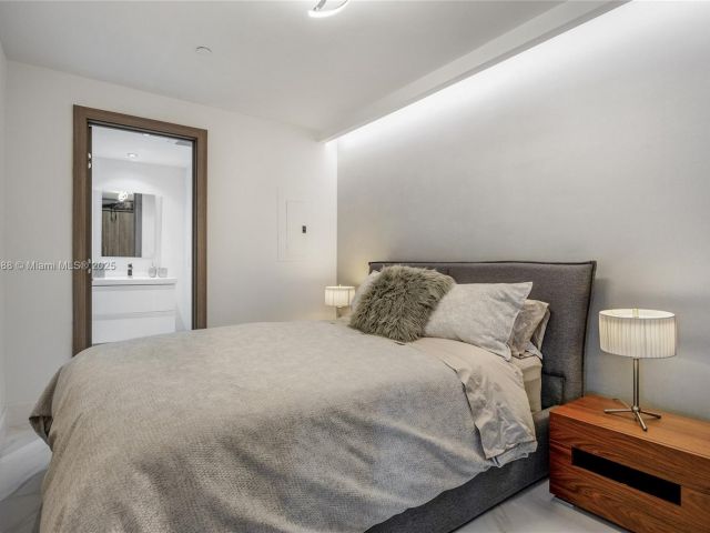 Apartment for rent  Unit #201 - photo 5664698