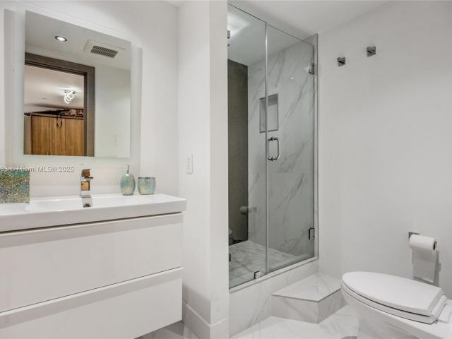 Apartment for rent  Unit #201 - photo 5664699