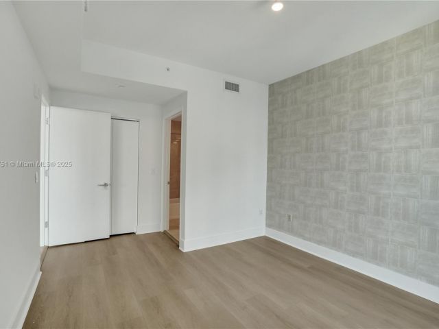 Apartment for sale  Unit #2-803 - photo 5683217