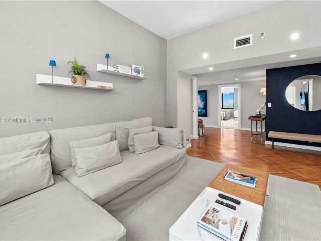 Apartment for rent  Unit #1002 - photo 5647720