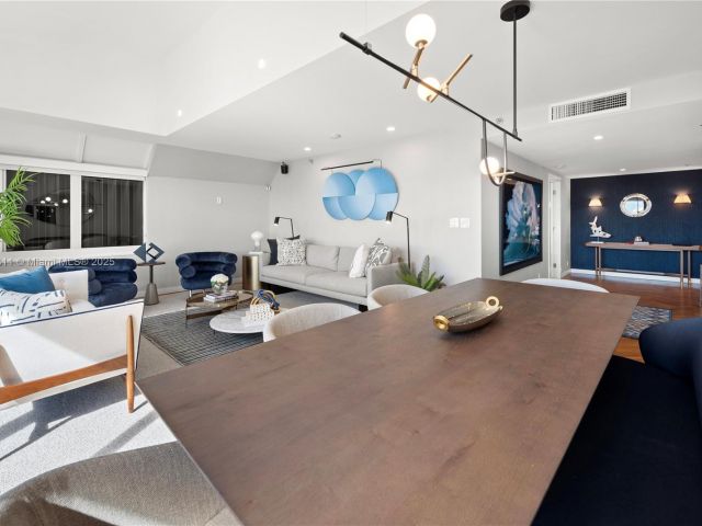 Apartment for rent  Unit #1002 - photo 5647726