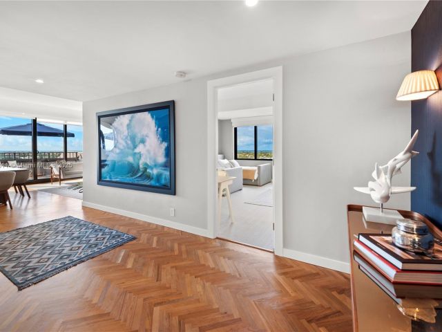 Apartment for rent  Unit #1002 - photo 5647729