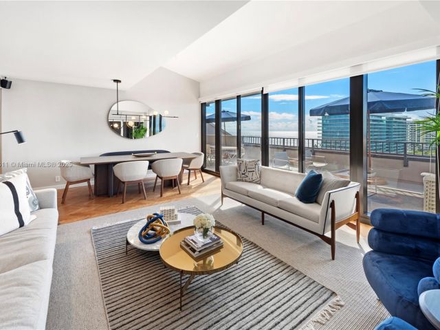 Apartment for rent  Unit #1002 - photo 5647739