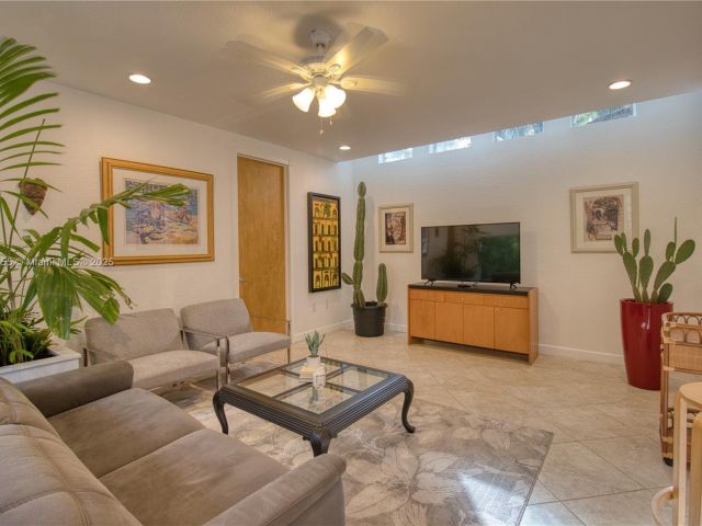 Home for rent at 2200 Lincoln Ave - photo 5840542