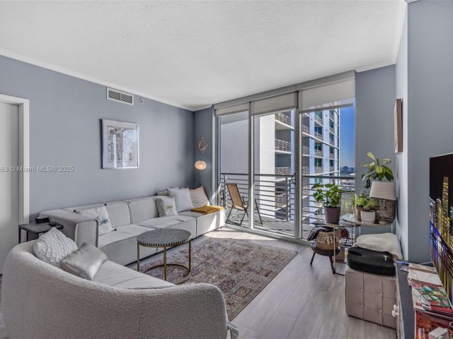 Apartment for sale  Unit #3726 - photo 5638507