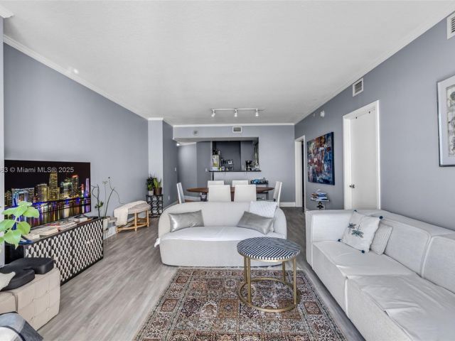 Apartment for sale  Unit #3726 - photo 5638509