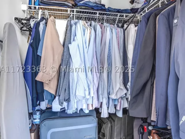 3-bedroom condo for sale in Miami - 325 S Biscayne Blvd 3726 - MondialRealty