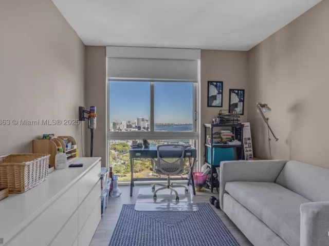 3-bedroom condo for sale in Miami - 325 S Biscayne Blvd 3726 - MondialRealty