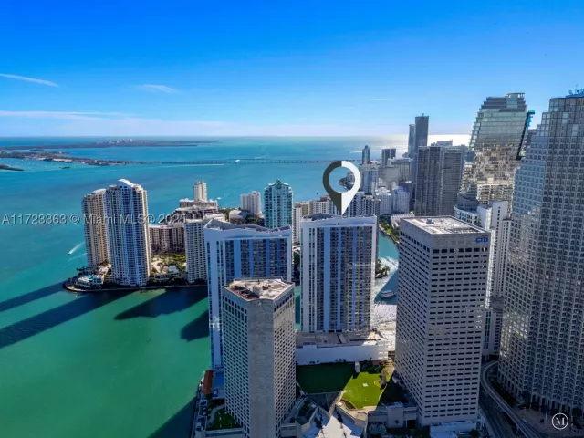 3-bedroom condo for sale in Miami - 325 S Biscayne Blvd 3726 - MondialRealty