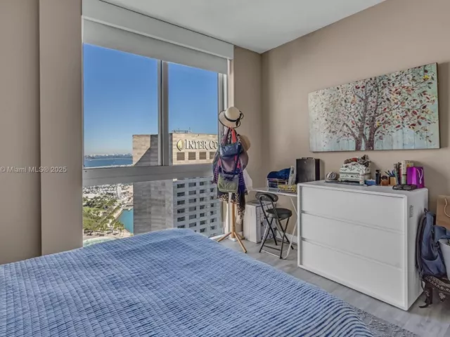 3-bedroom condo for sale in Miami - 325 S Biscayne Blvd 3726 - MondialRealty