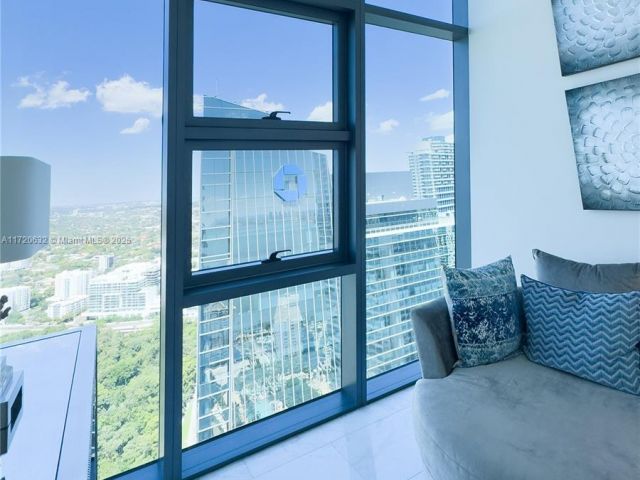 Apartment for sale  Unit #4503 - photo 5612595