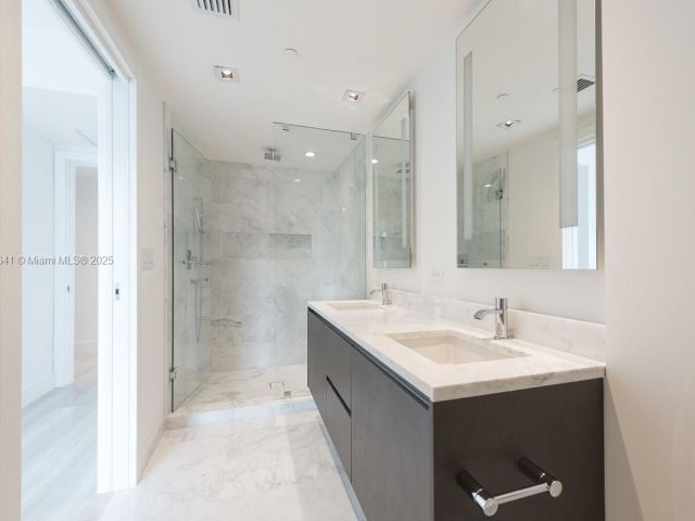 Apartment for sale  Unit #2103 - photo 5612571