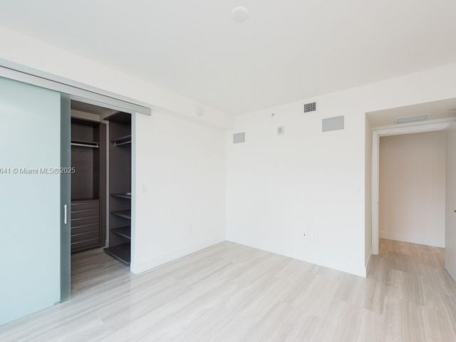 Apartment for sale  Unit #2103 - photo 5612574