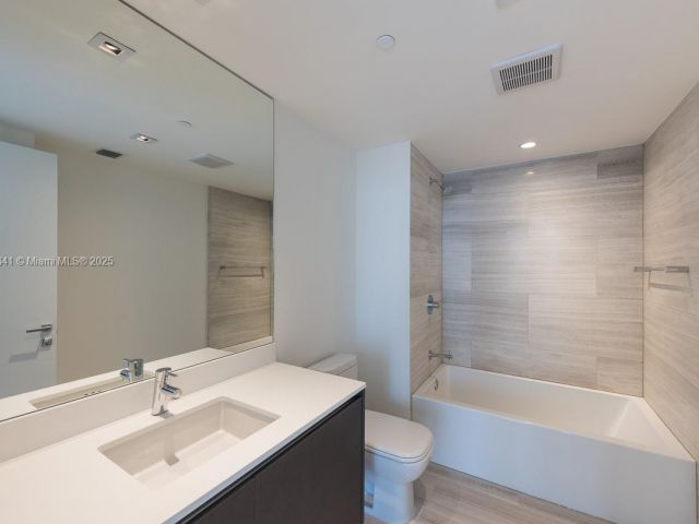 Apartment for sale  Unit #2103 - photo 5612576