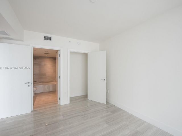Apartment for sale  Unit #2103 - photo 5612577