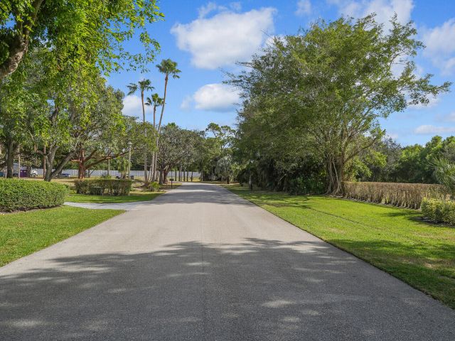 Home for sale at 330 Glenwood Drive - photo 5793293