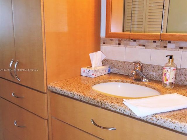 Apartment for rent  Unit #1011 - photo 5682218