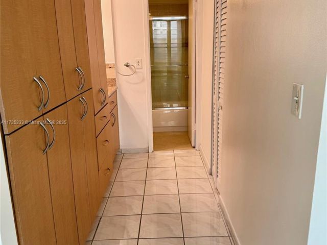 Apartment for rent  Unit #1011 - photo 7432548