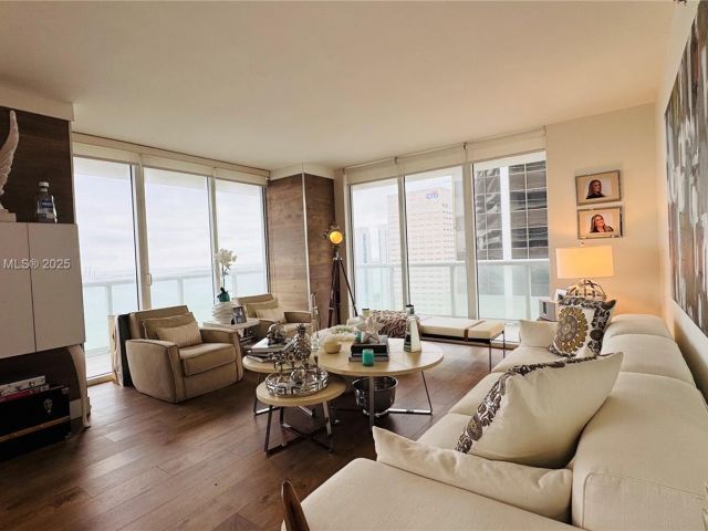 Apartment for sale  Unit #3510 - photo 5630291