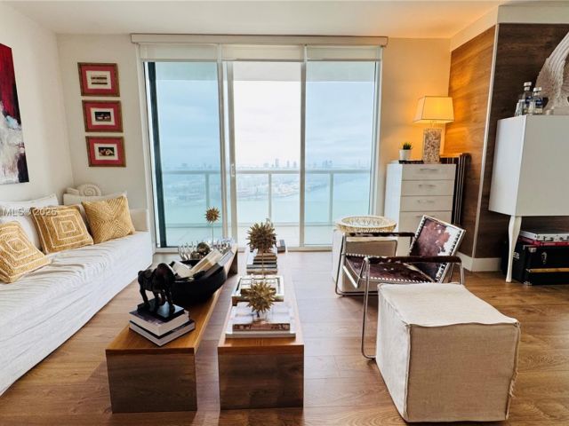 Apartment for sale  Unit #3510 - photo 5630292