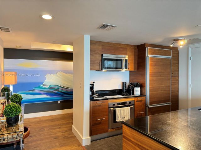 Apartment for sale  Unit #3510 - photo 5630298