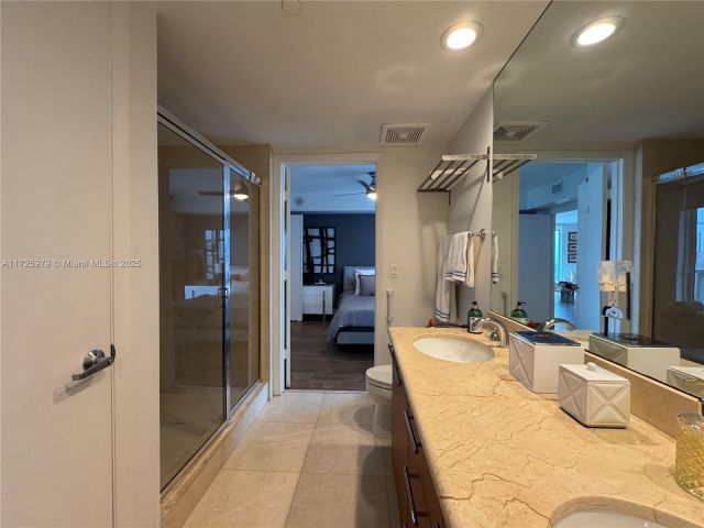 Apartment for sale  Unit #3510 - photo 5630300