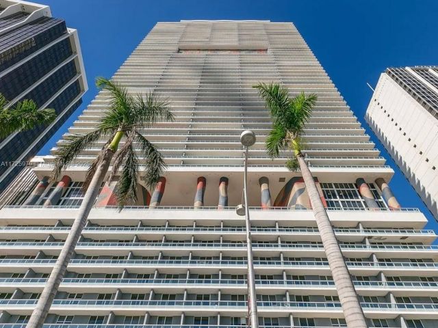 Apartment for sale  Unit #3510 - photo 5630306