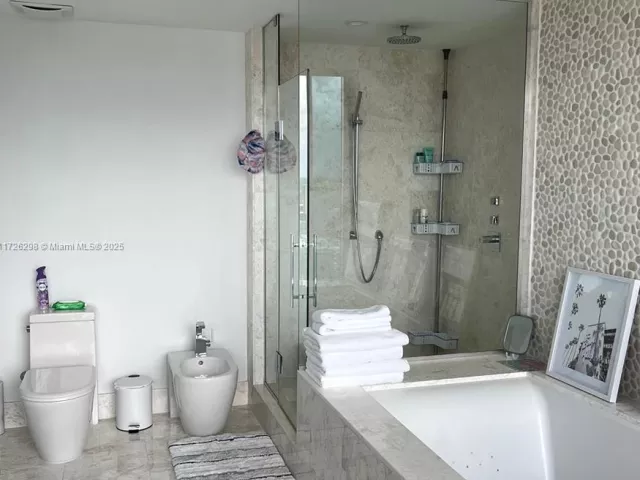 Apartment for sale  Unit #2008 - photo 5671076