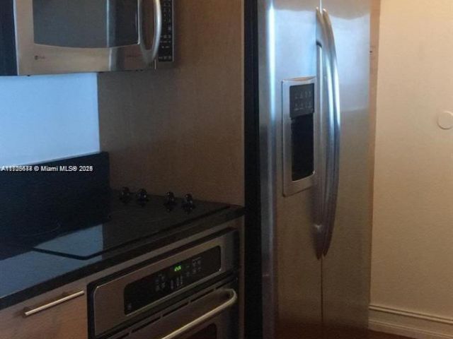 1-bedroom condo for sale in Miami - 31 SE 5th St 2409 - MondialRealty