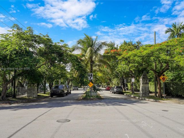 Home for sale at 133 NE 48th St - photo 5815850