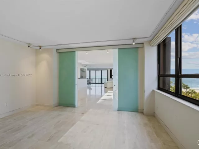 3-bedroom condo for sale in Bal Harbour - 10175 Collins Ave 502 - MondialRealty