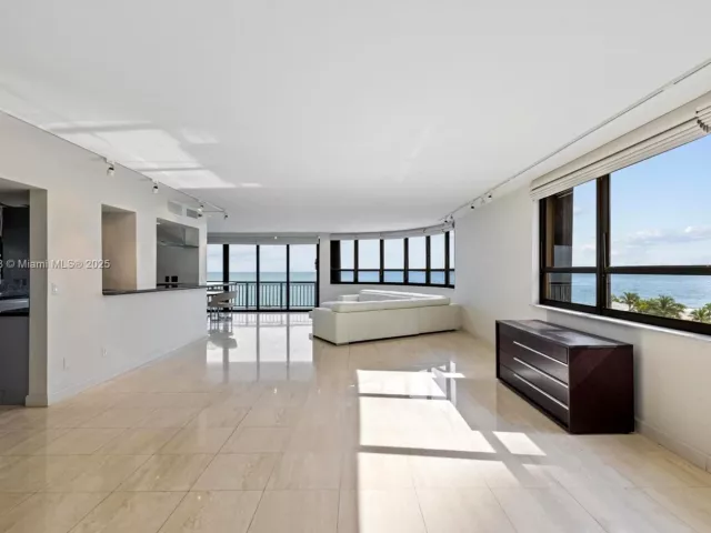 3-bedroom condo for sale in Bal Harbour - 10175 Collins Ave 502 - MondialRealty
