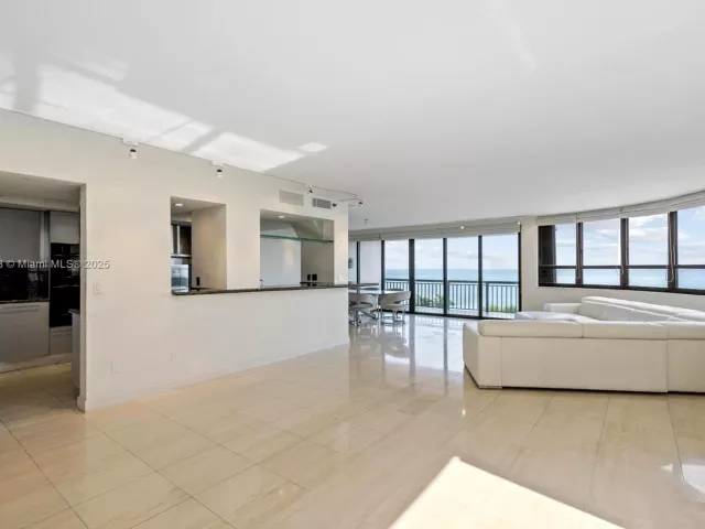 3-bedroom condo for sale in Bal Harbour - 10175 Collins Ave 502 - MondialRealty
