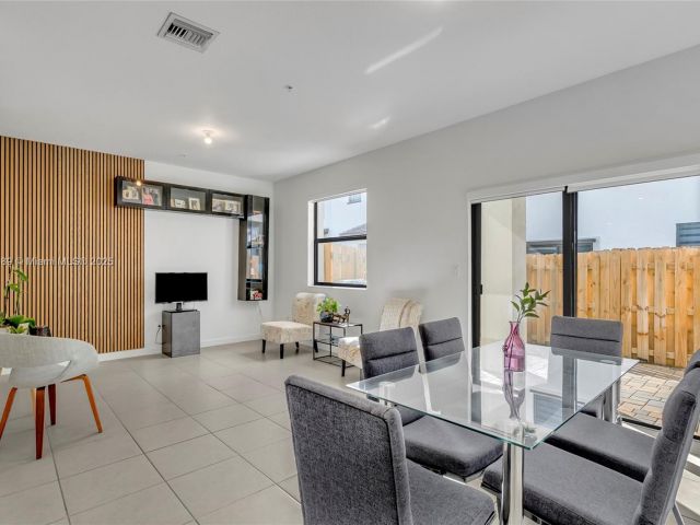 Home for sale at 274 SW 159th Pl - photo 5551130