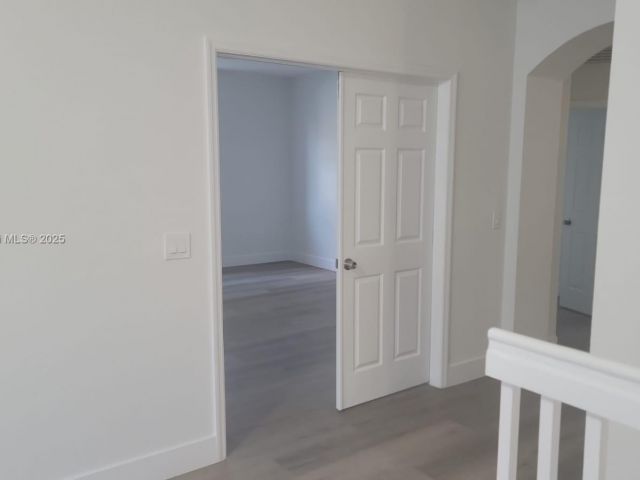 Home for sale at 571 SE 37th Pl - photo 5991754