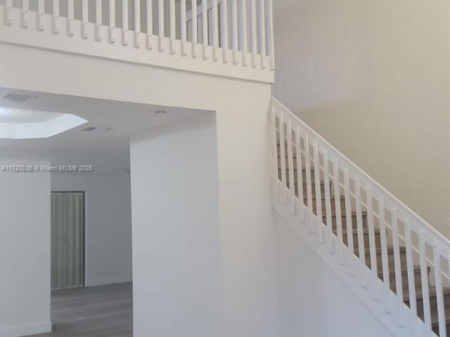 Home for sale at 571 SE 37th Pl - photo 5991758