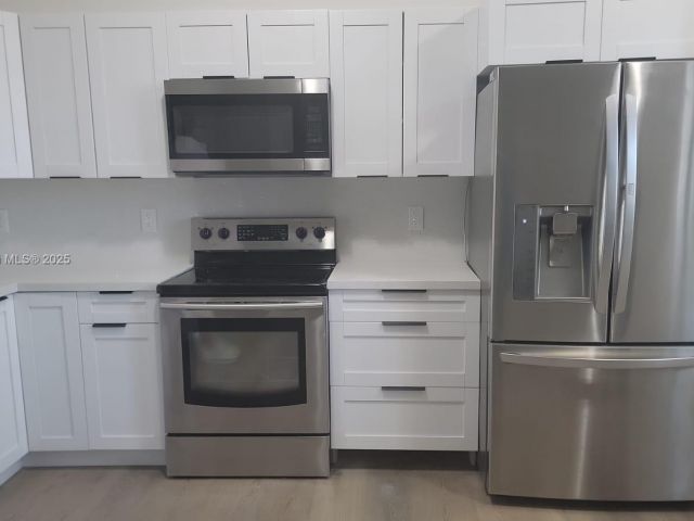 Home for sale at 571 SE 37th Pl - photo 5991759