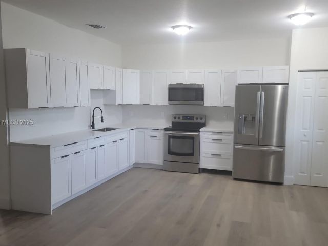 Home for sale at 571 SE 37th Pl - photo 5991760