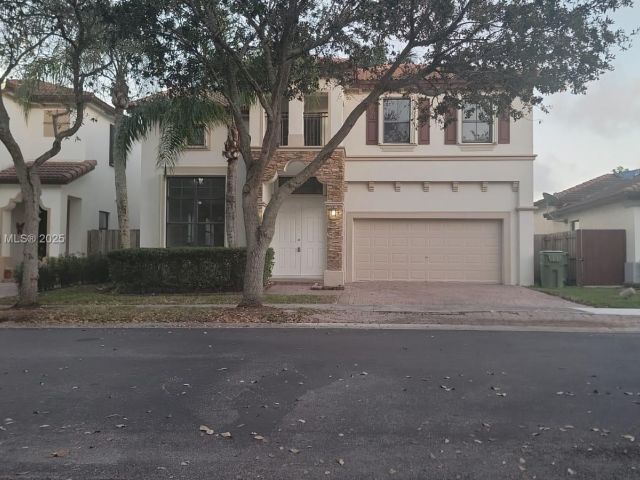 Home for sale at 571 SE 37th Pl - photo 5991761