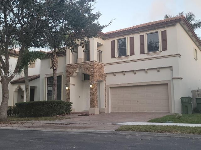 Home for sale at 571 SE 37th Pl - photo 5991762