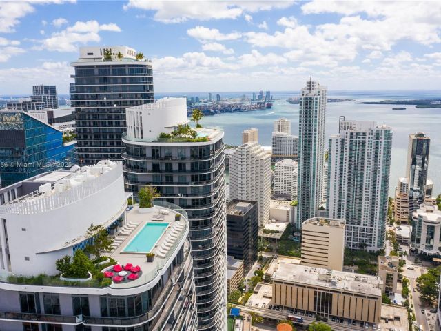 Apartment for sale  Unit #1004 - photo 5700260